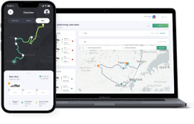 iPhone 12 pro, на экране которого пользовательский интерфейс агрегатора услуг по перевозке транспорта с помощью автотрейлеров, Macbook pro, на экране которого пользовательский интерфейс агрегатора услуг по перевозке транспорта с помощью автотрейлеров